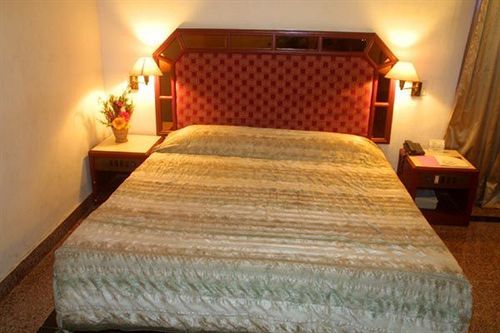 Hotel Maurya International Ченнаї Екстер'єр фото